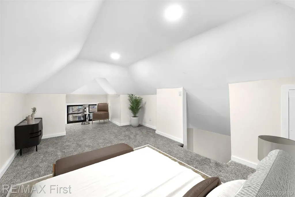 556 Leicester Court Detroit City MI 48202