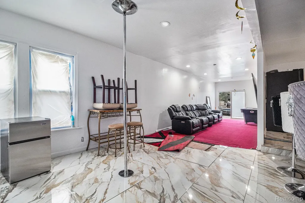2269 Hazelwood Street Detroit City MI 48206