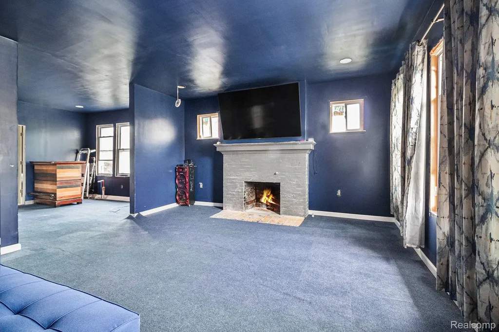 2269 Hazelwood Street Detroit City MI 48206