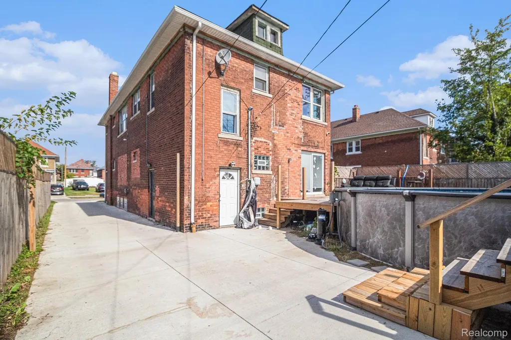 2269 Hazelwood Street Detroit City MI 48206