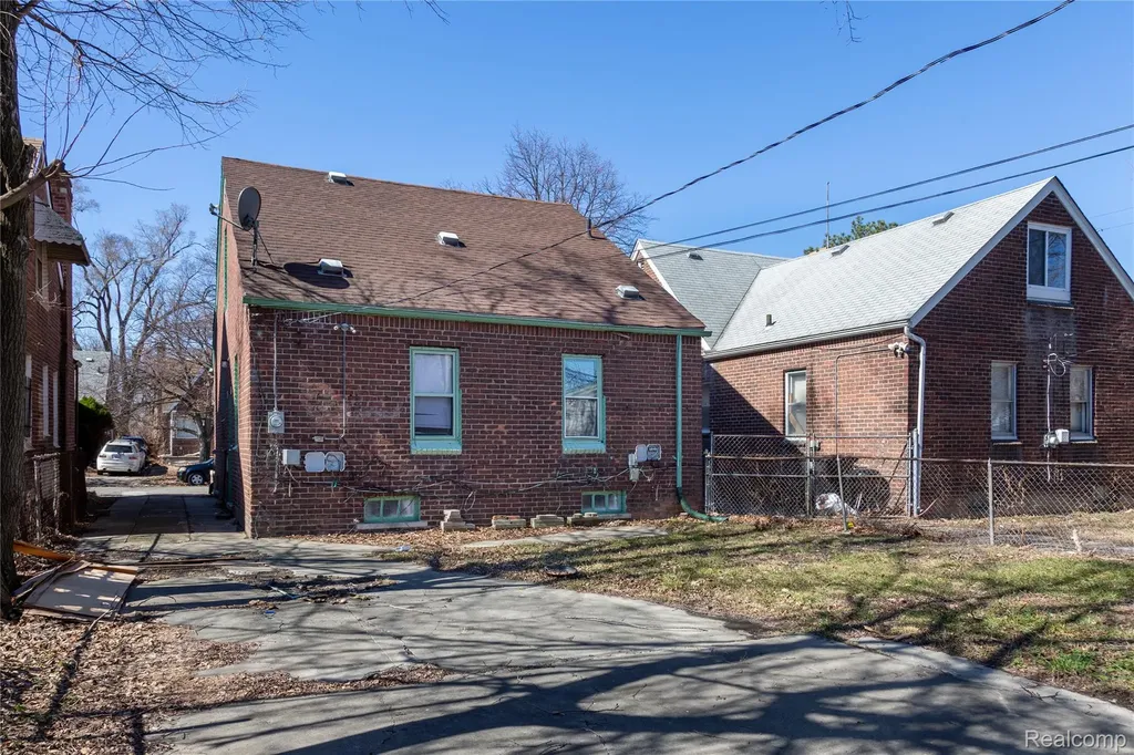 15870 Lesure Street Detroit City MI 48227