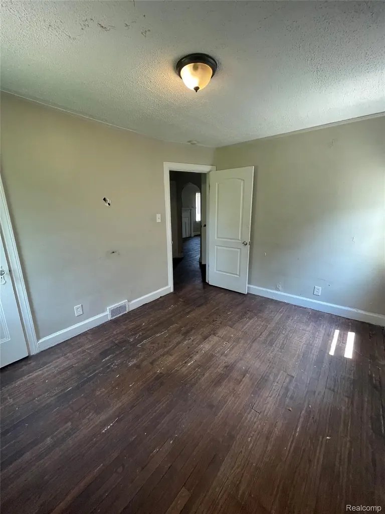 10345 Greensboro Street Detroit City MI 48224