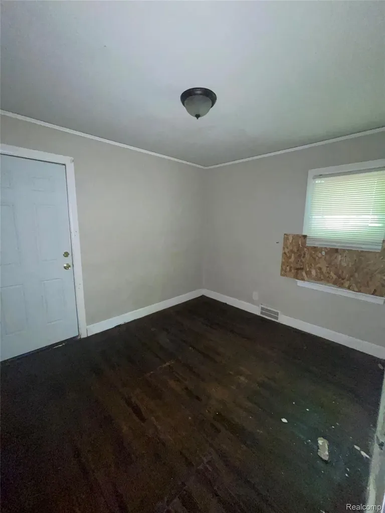 10345 Greensboro Street Detroit City MI 48224