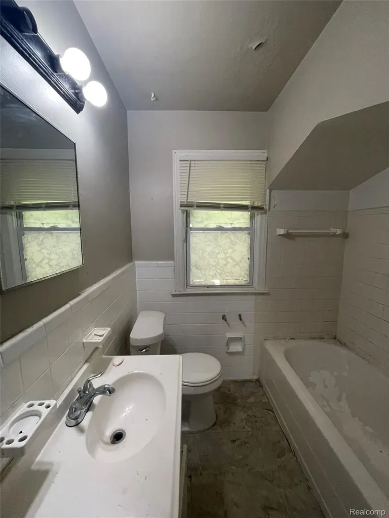 10345 Greensboro Street Detroit City MI 48224