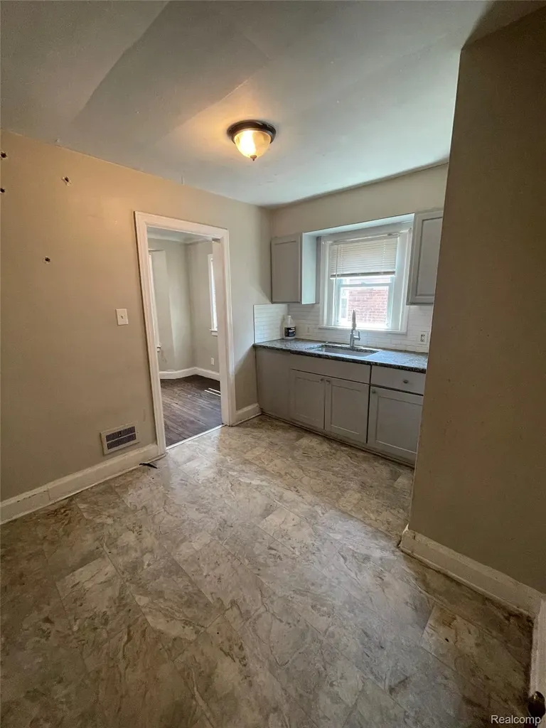10345 Greensboro Street Detroit City MI 48224