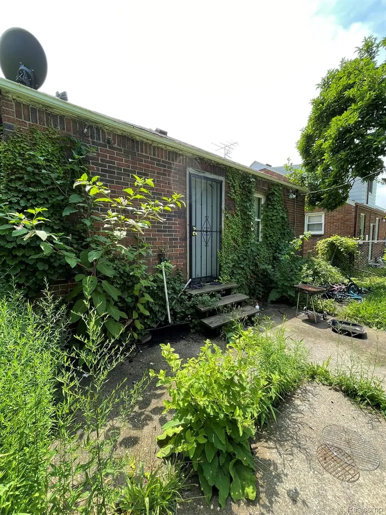 10345 Greensboro Street Detroit City MI 48224