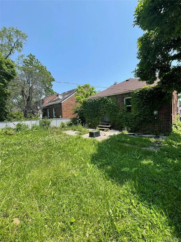 10345 Greensboro Street Detroit City MI 48224