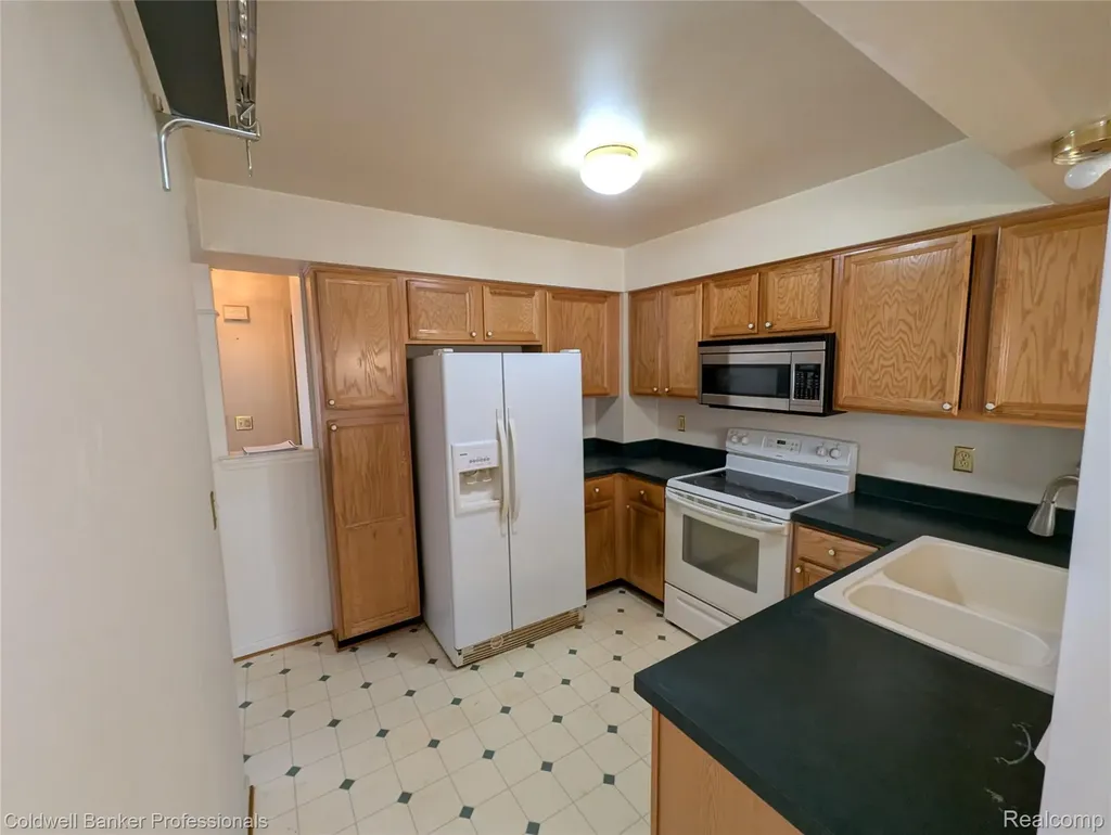 7896 Rivergate Drive Westland City MI 48185