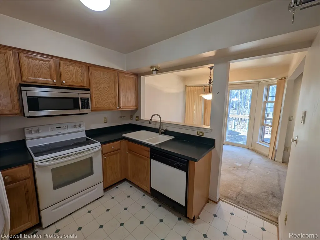 7896 Rivergate Drive Westland City MI 48185
