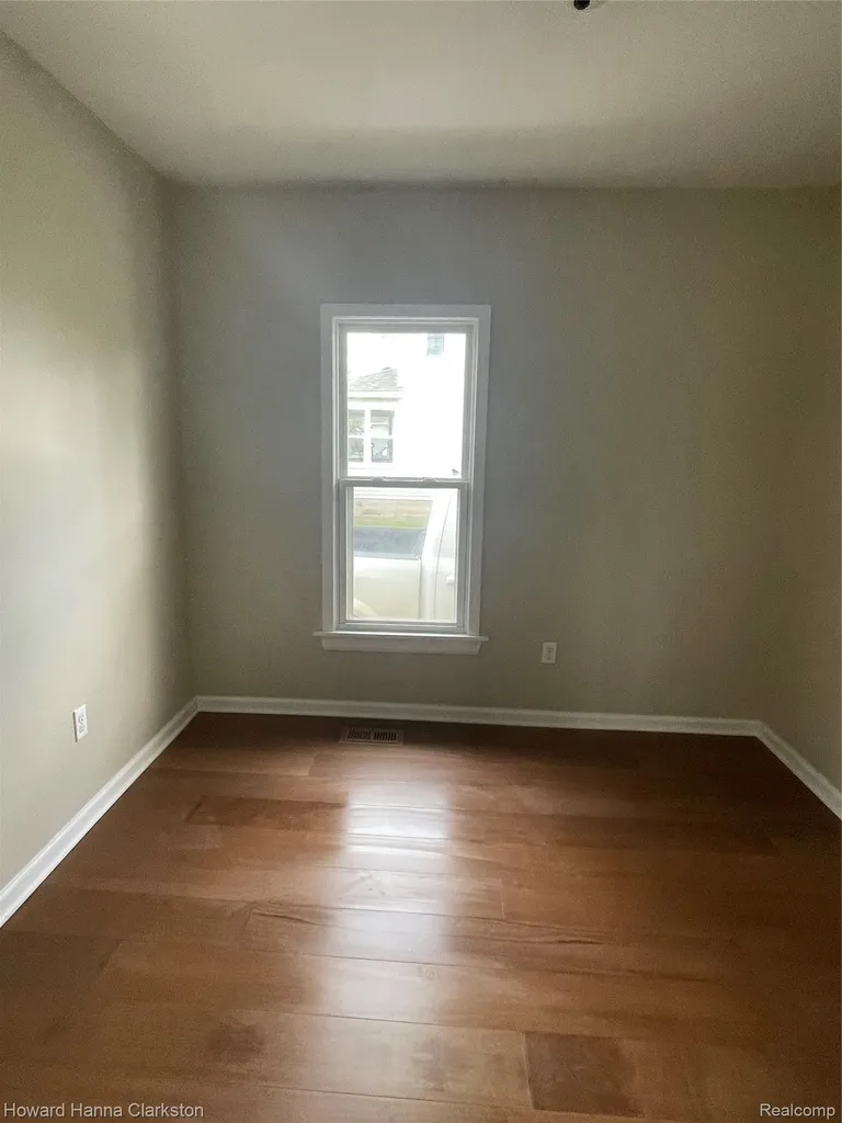 8 Maple Street Oxford Village MI 48371