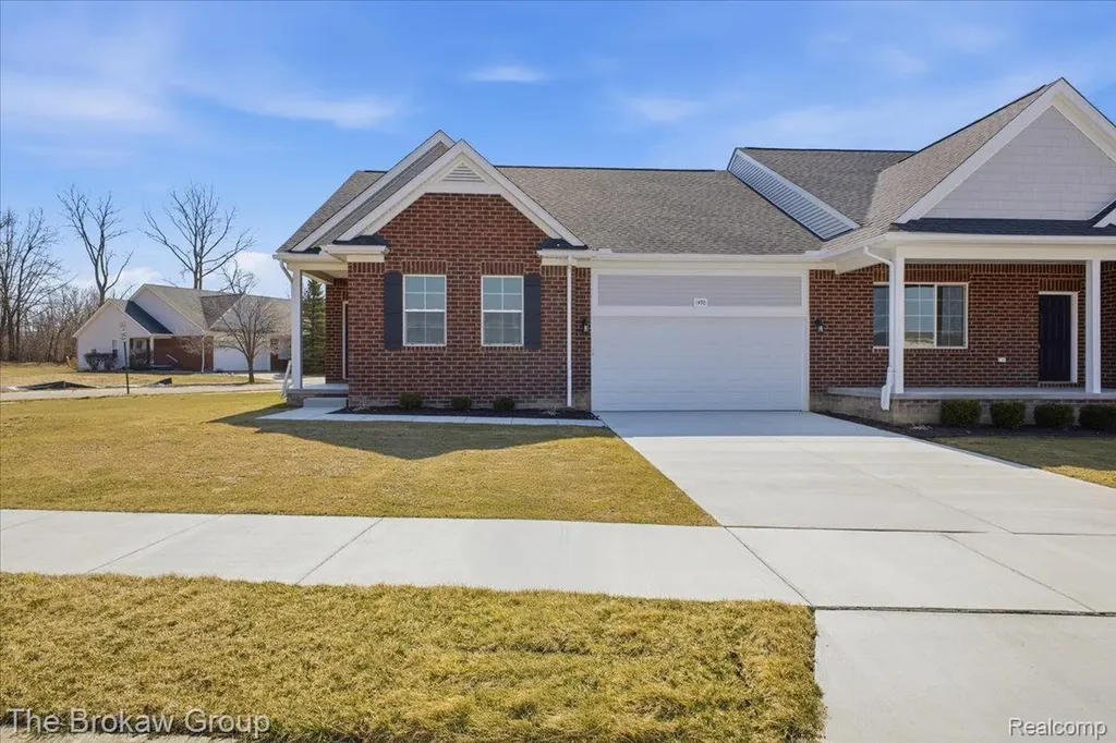1435 Luxington Drive Lapeer City MI 48446