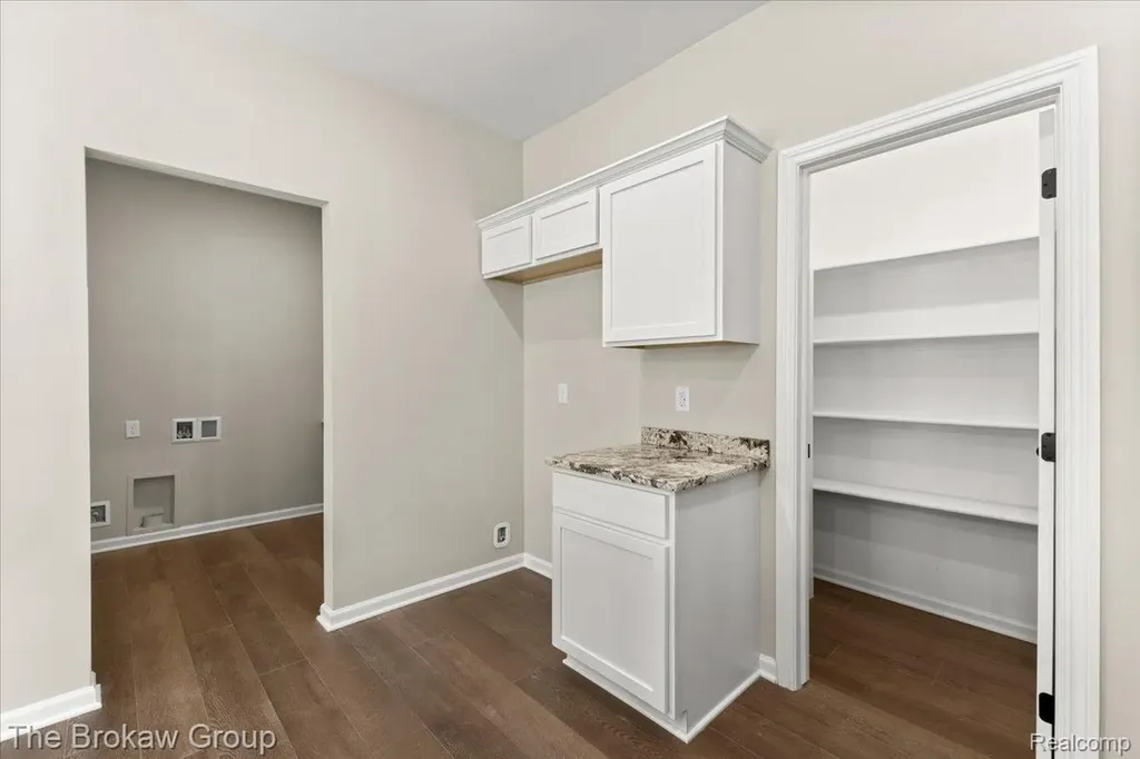 1435 Luxington Drive Lapeer City MI 48446