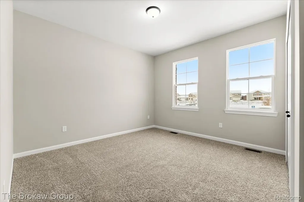 1435 Luxington Drive Lapeer City MI 48446