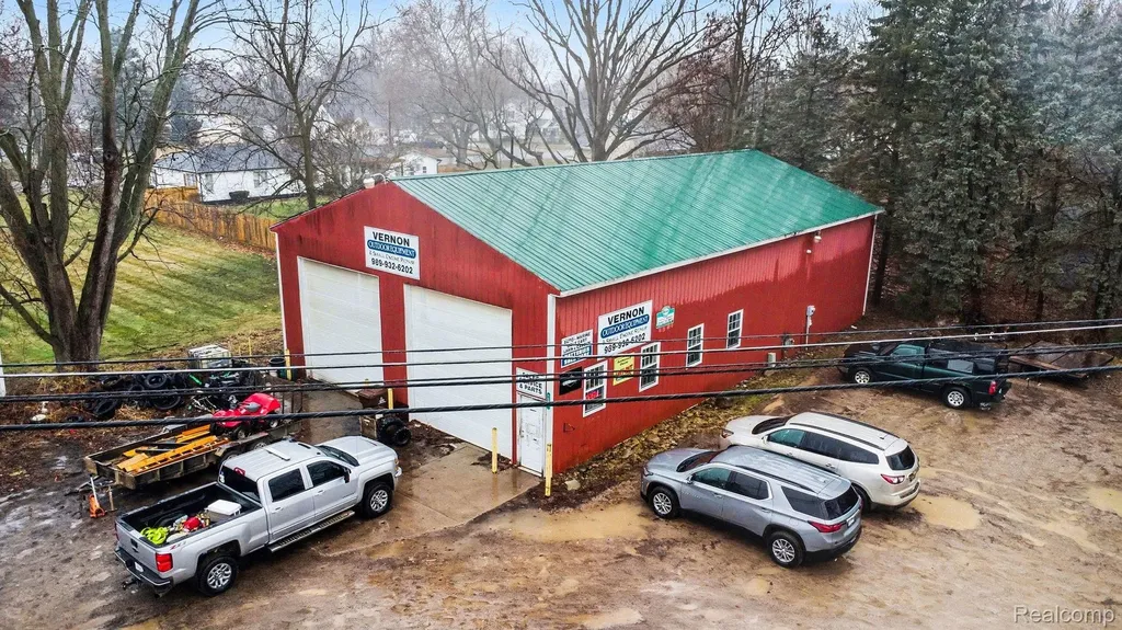 7320 E M 71 Vernon Village MI 48476