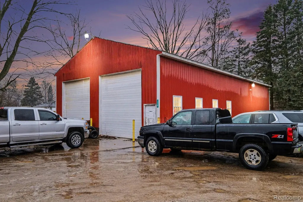 7320 E M 71 Vernon Village MI 48476