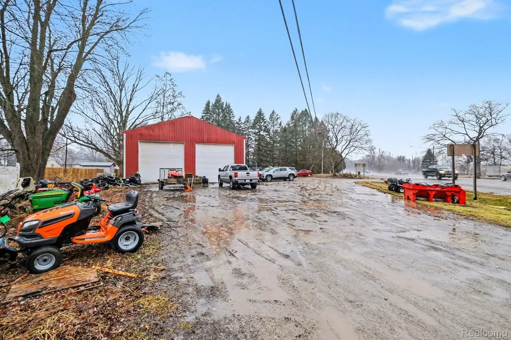 7320 E M 71 Vernon Village MI 48476