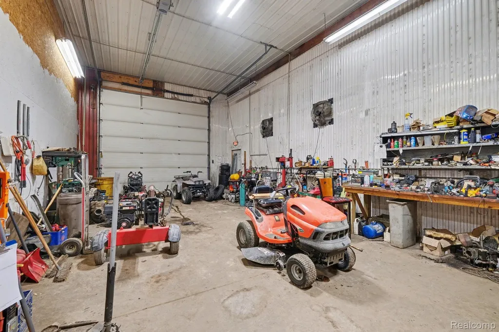 7320 E M 71 Vernon Village MI 48476