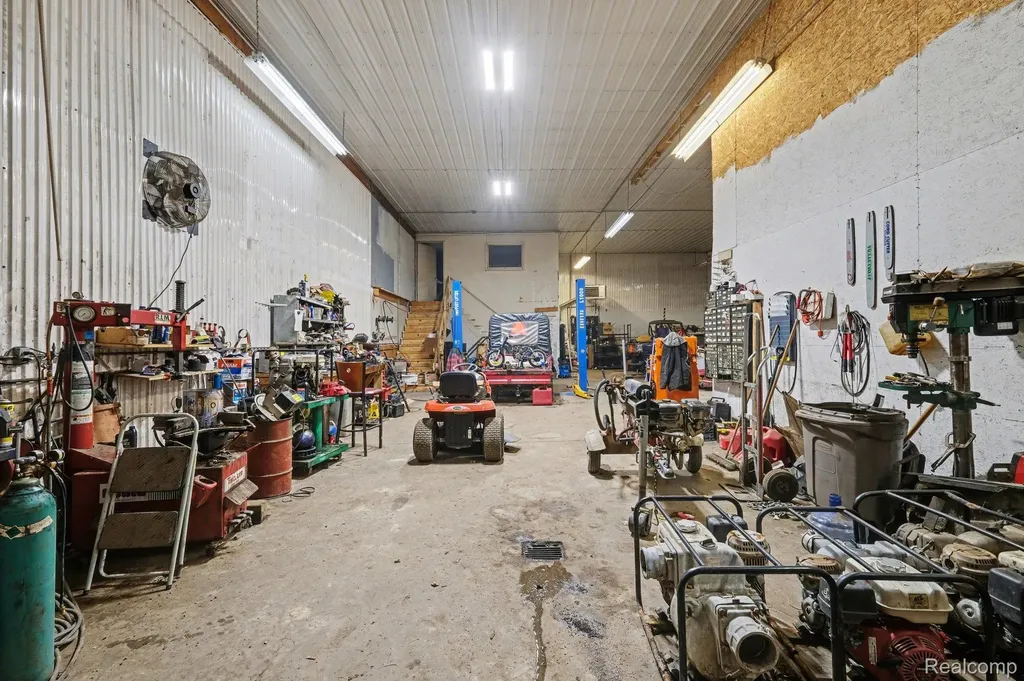 7320 E M 71 Vernon Village MI 48476