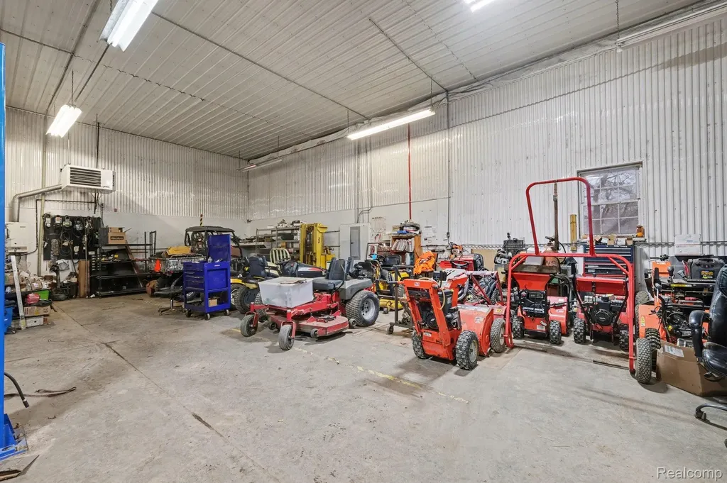 7320 E M 71 Vernon Village MI 48476