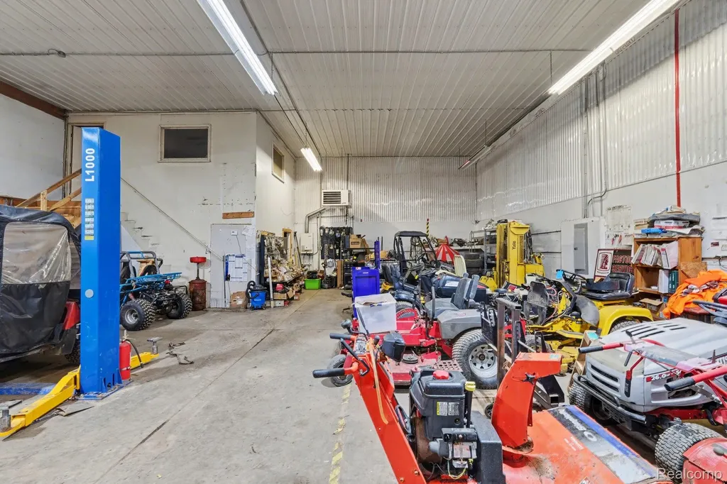 7320 E M 71 Vernon Village MI 48476