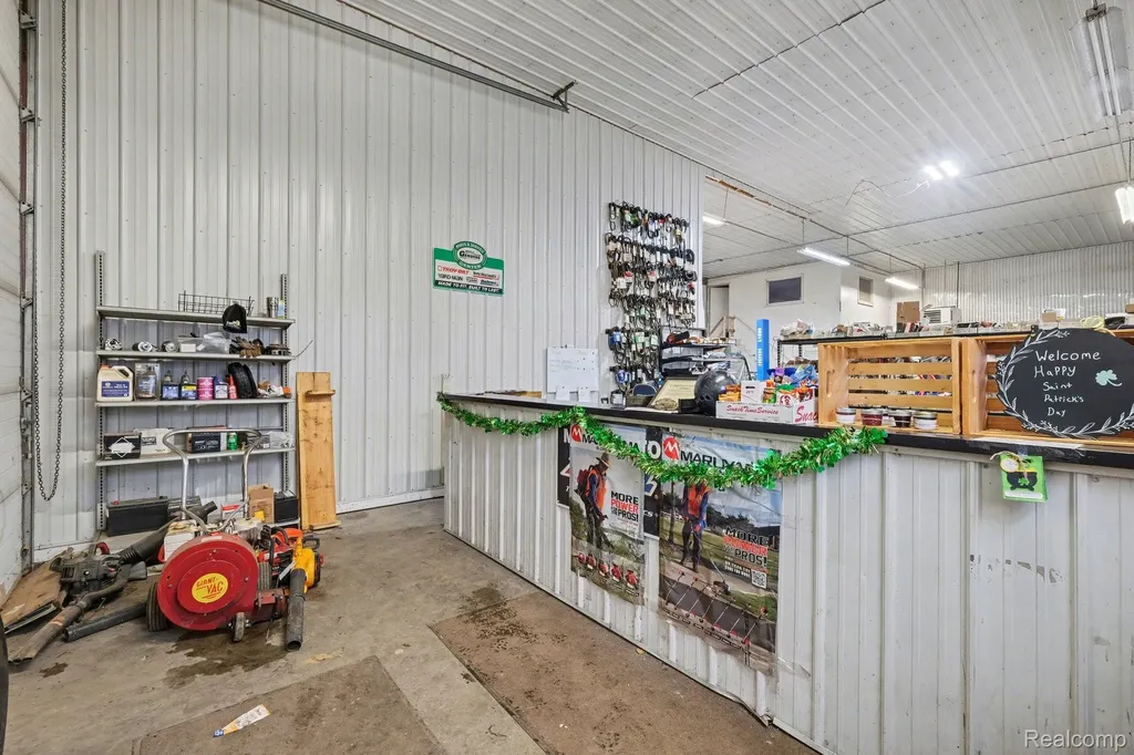 7320 E M 71 Vernon Village MI 48476