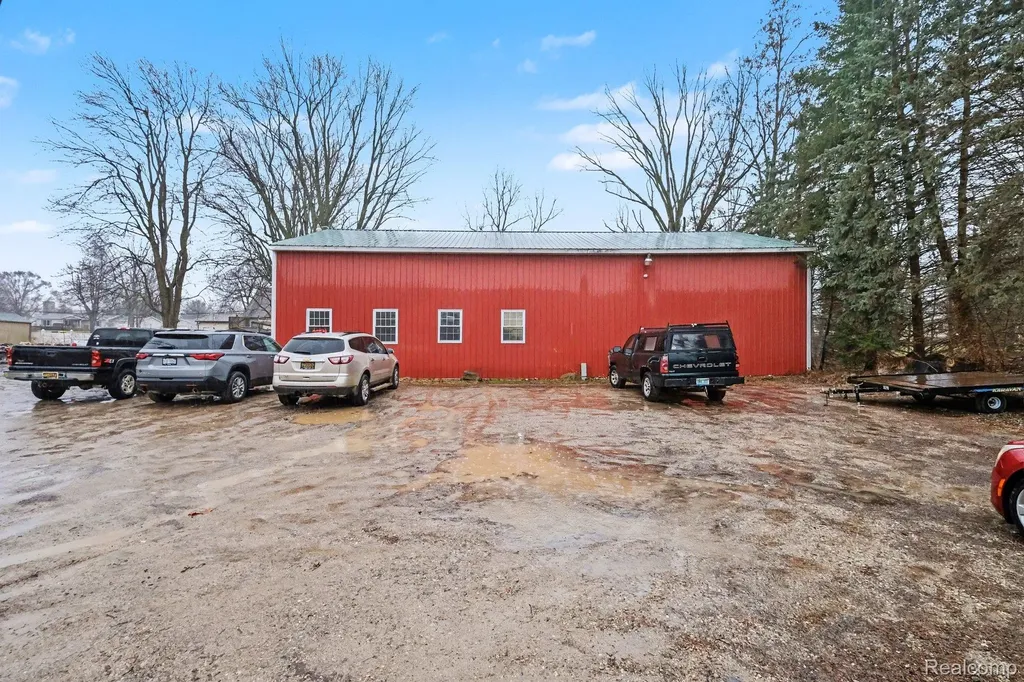 7320 E M 71 Vernon Village MI 48476