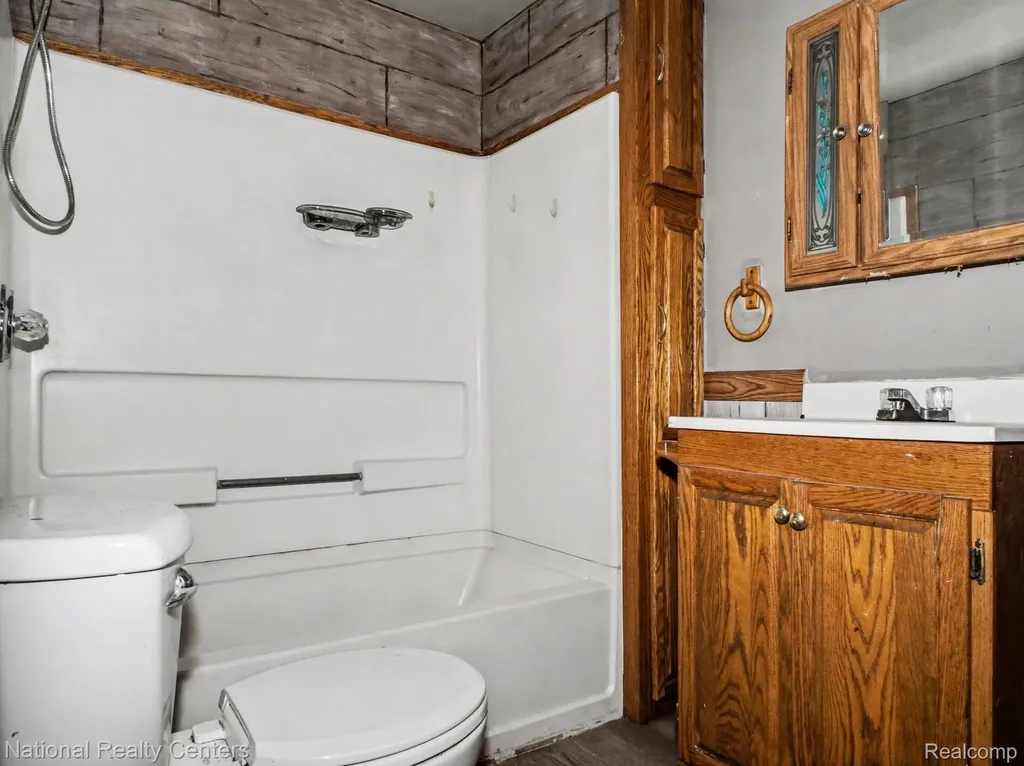 14243 Seymour Road Montrose Charter Township MI 48457