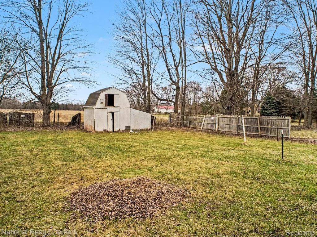 14243 Seymour Road Montrose Charter Township MI 48457
