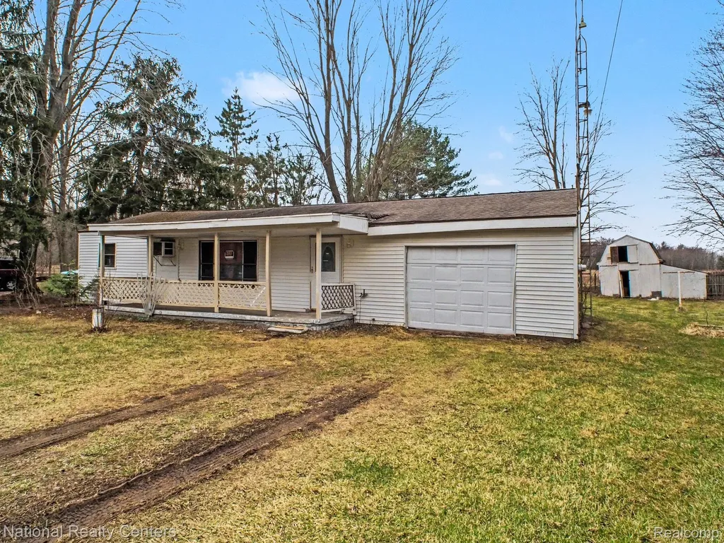14243 Seymour Road Montrose Charter Township MI 48457