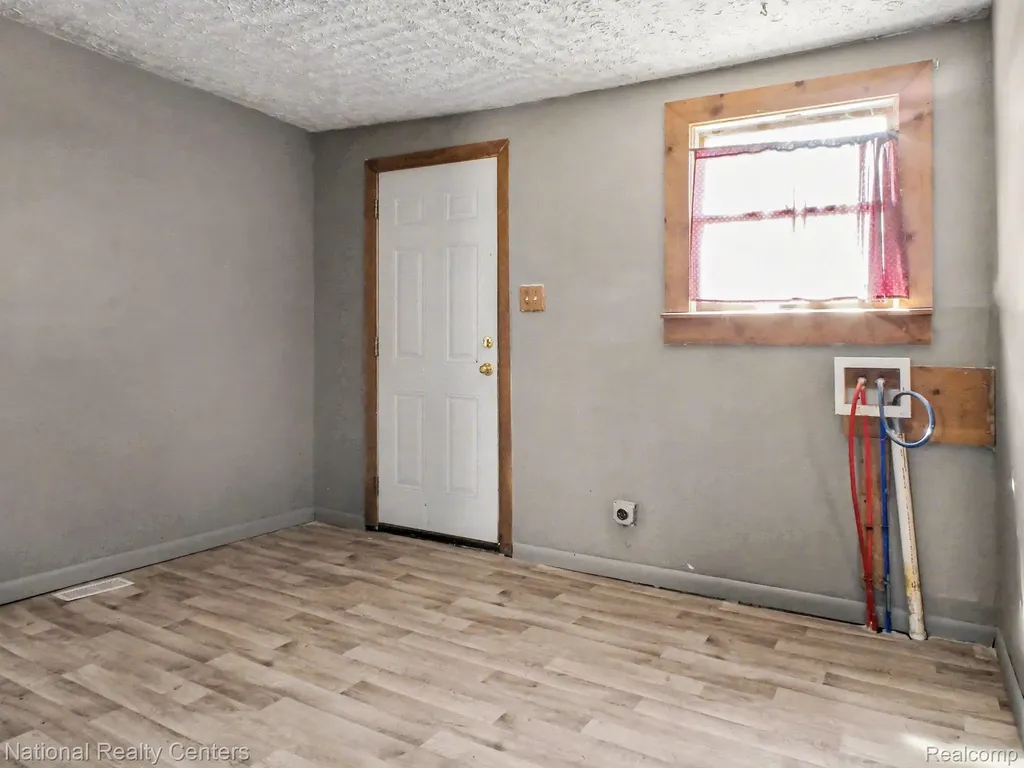 14243 Seymour Road Montrose Charter Township MI 48457