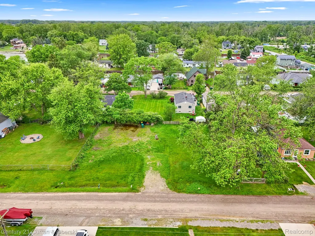 35280 Marcus Drive Rockwood City MI 48173