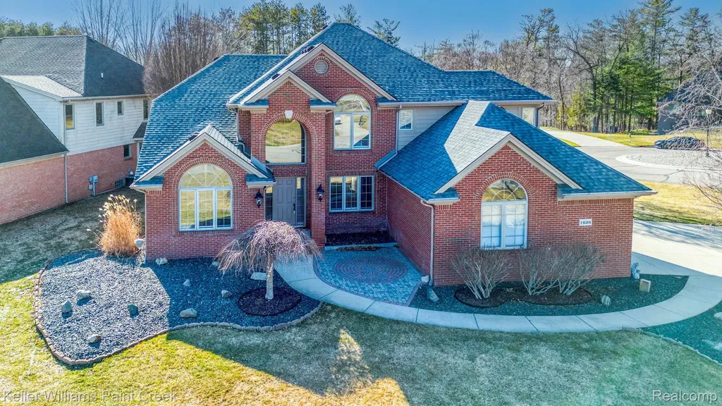 1628 Royal Birkdale Drive W Oxford Charter Township MI 48371