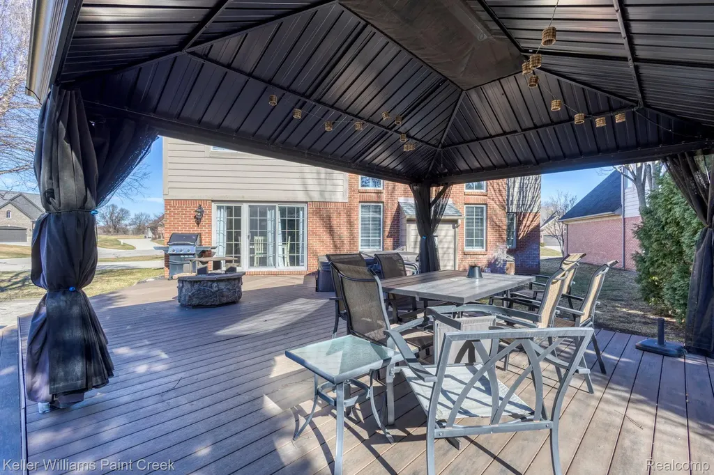 1628 Royal Birkdale Drive W Oxford Charter Township MI 48371