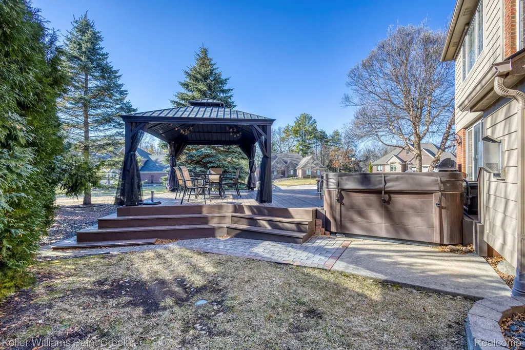 1628 Royal Birkdale Drive W Oxford Charter Township MI 48371