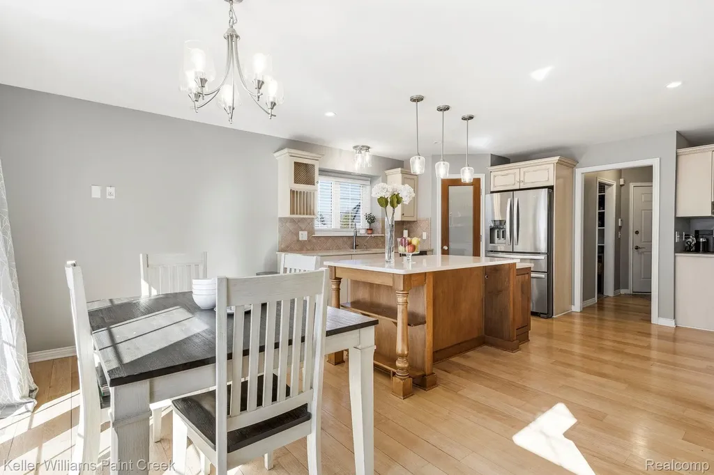 1628 Royal Birkdale Drive W Oxford Charter Township MI 48371