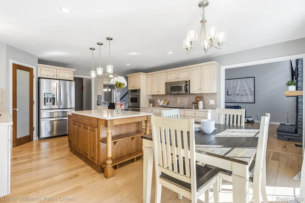 1628 Royal Birkdale Drive W Oxford Charter Township MI 48371