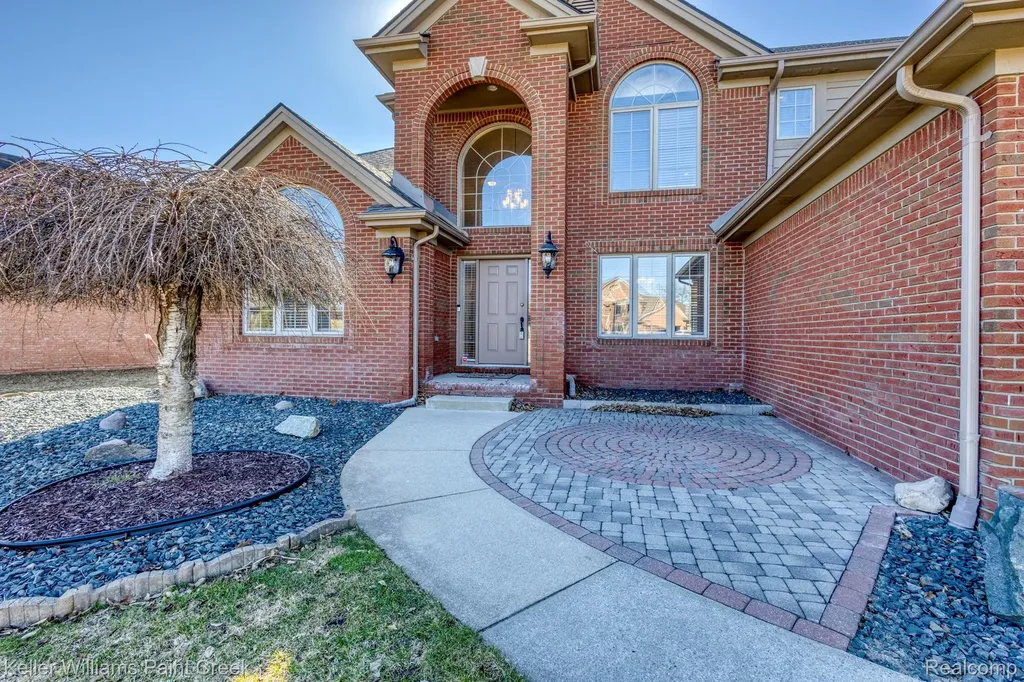 1628 Royal Birkdale Drive W Oxford Charter Township MI 48371