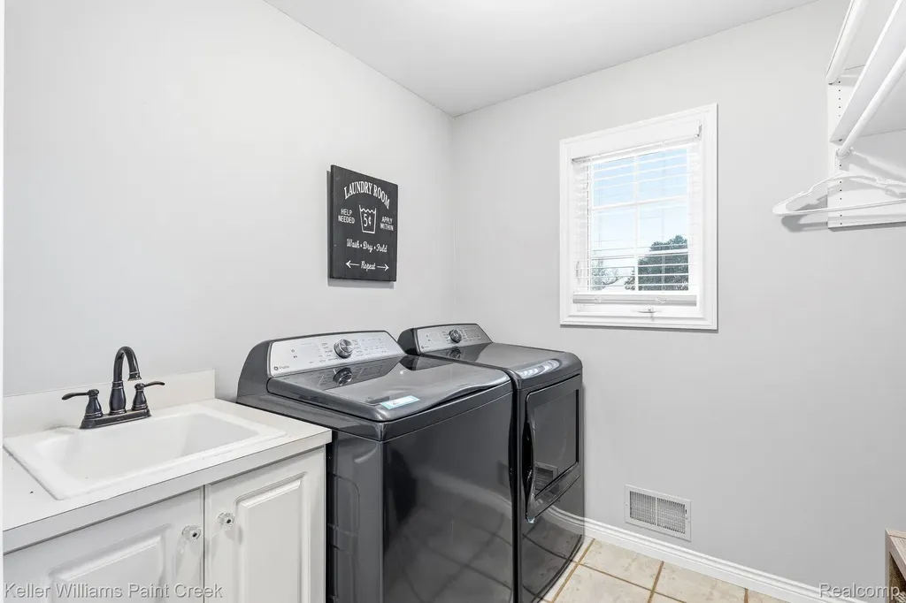 1628 Royal Birkdale Drive W Oxford Charter Township MI 48371