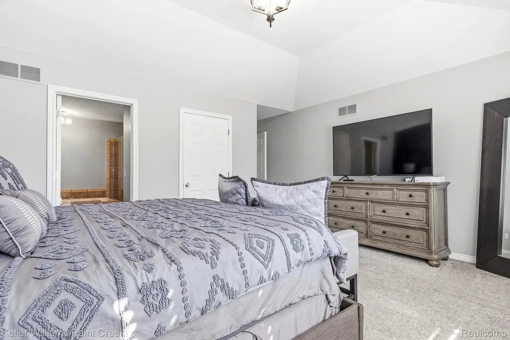 1628 Royal Birkdale Drive W Oxford Charter Township MI 48371