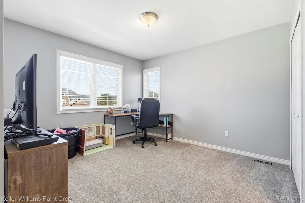 1628 Royal Birkdale Drive W Oxford Charter Township MI 48371