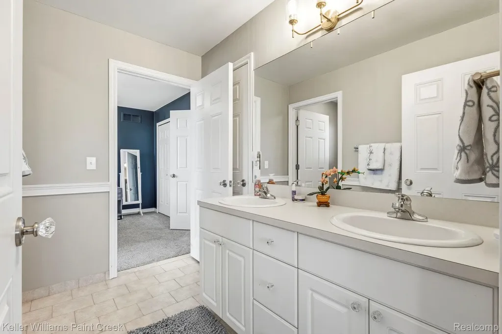 1628 Royal Birkdale Drive W Oxford Charter Township MI 48371