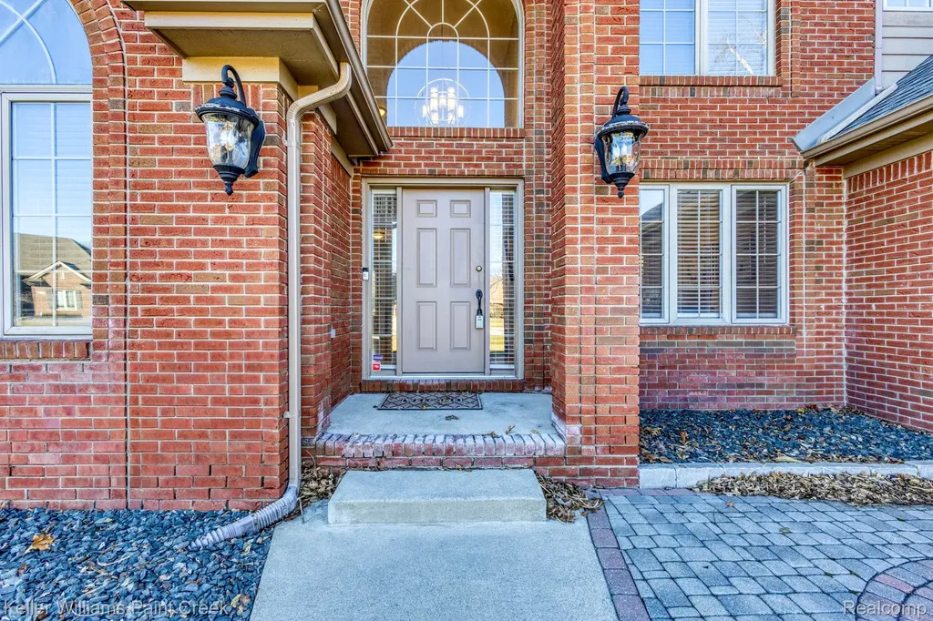 1628 Royal Birkdale Drive W Oxford Charter Township MI 48371