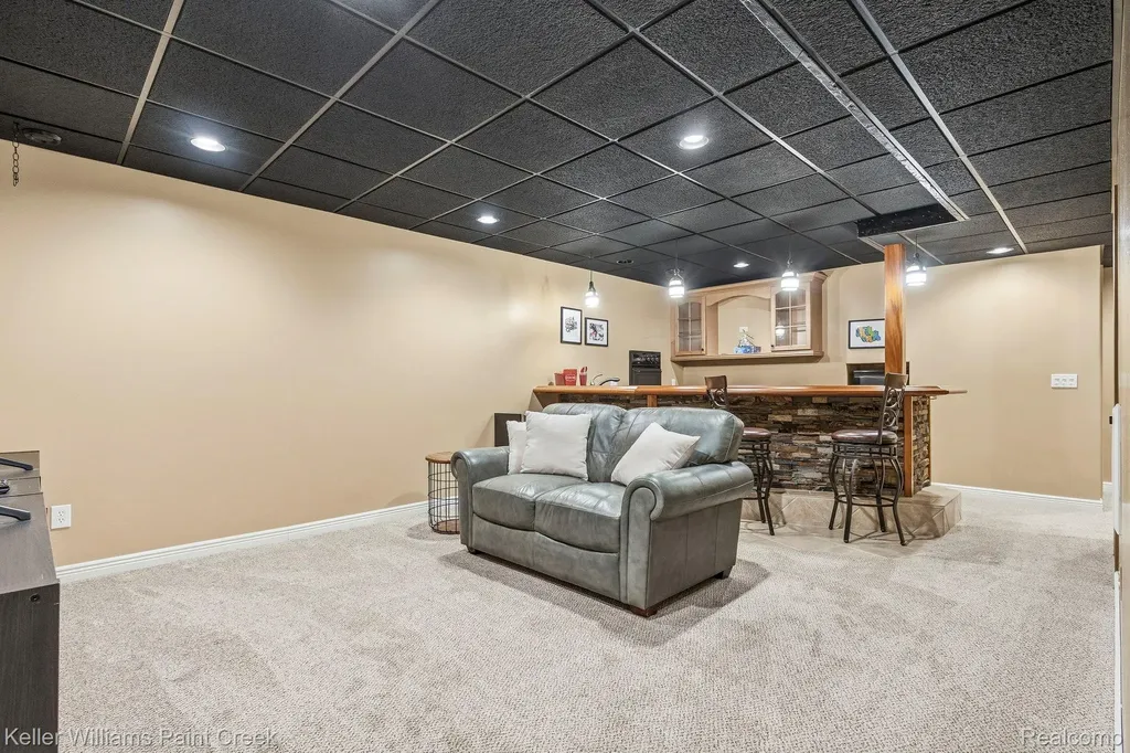 1628 Royal Birkdale Drive W Oxford Charter Township MI 48371