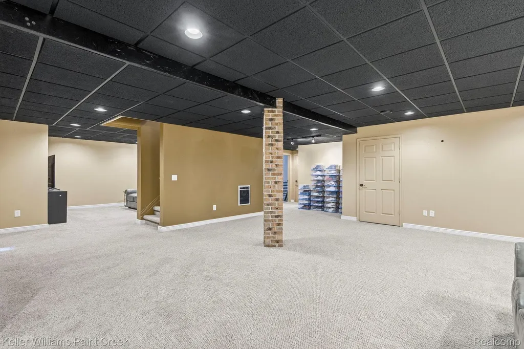 1628 Royal Birkdale Drive W Oxford Charter Township MI 48371