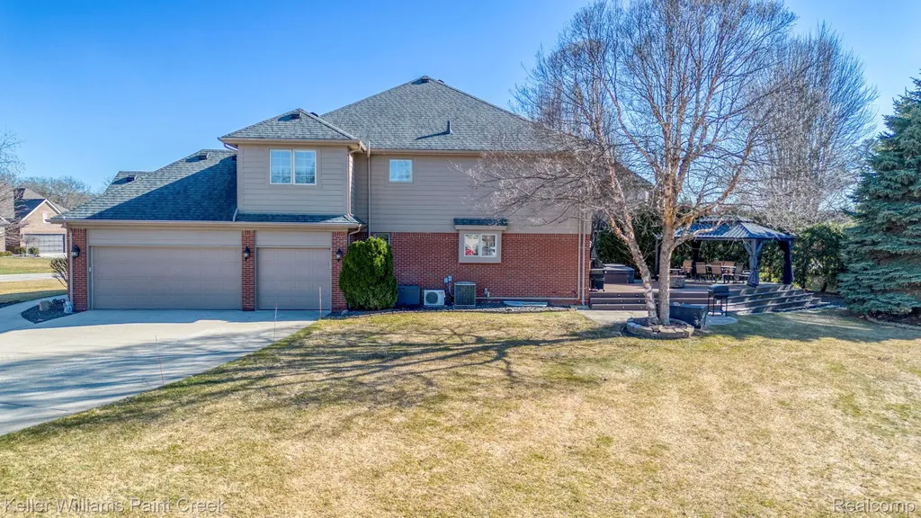 1628 Royal Birkdale Drive W Oxford Charter Township MI 48371