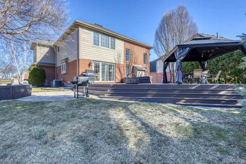 1628 Royal Birkdale Drive W Oxford Charter Township MI 48371