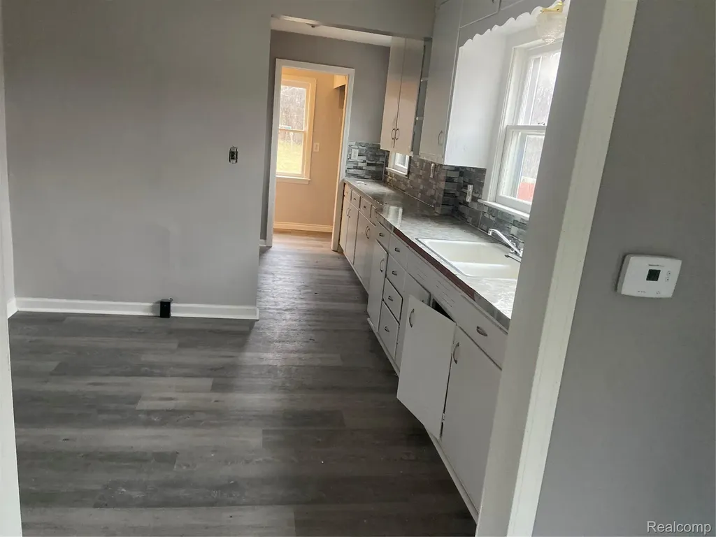 2064 Lavelle Road Flint Charter Township MI 48504