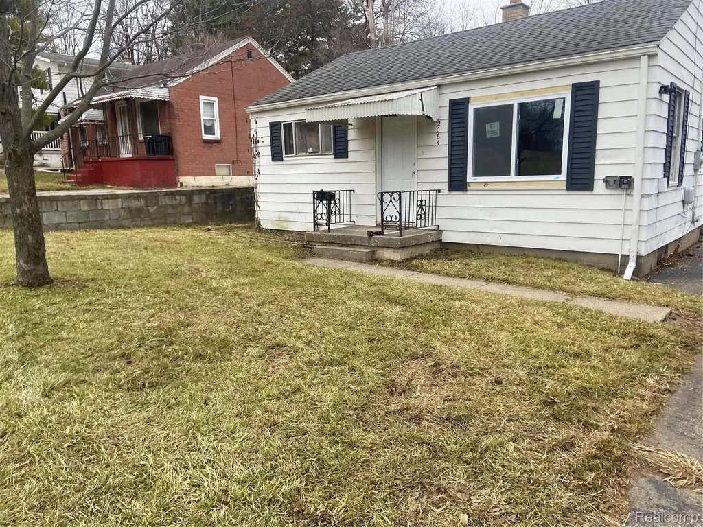 2064 Lavelle Road Flint Charter Township MI 48504