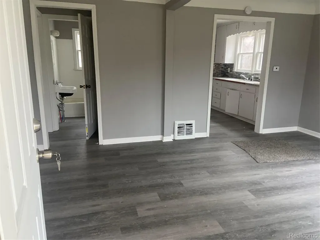 2064 Lavelle Road Flint Charter Township MI 48504
