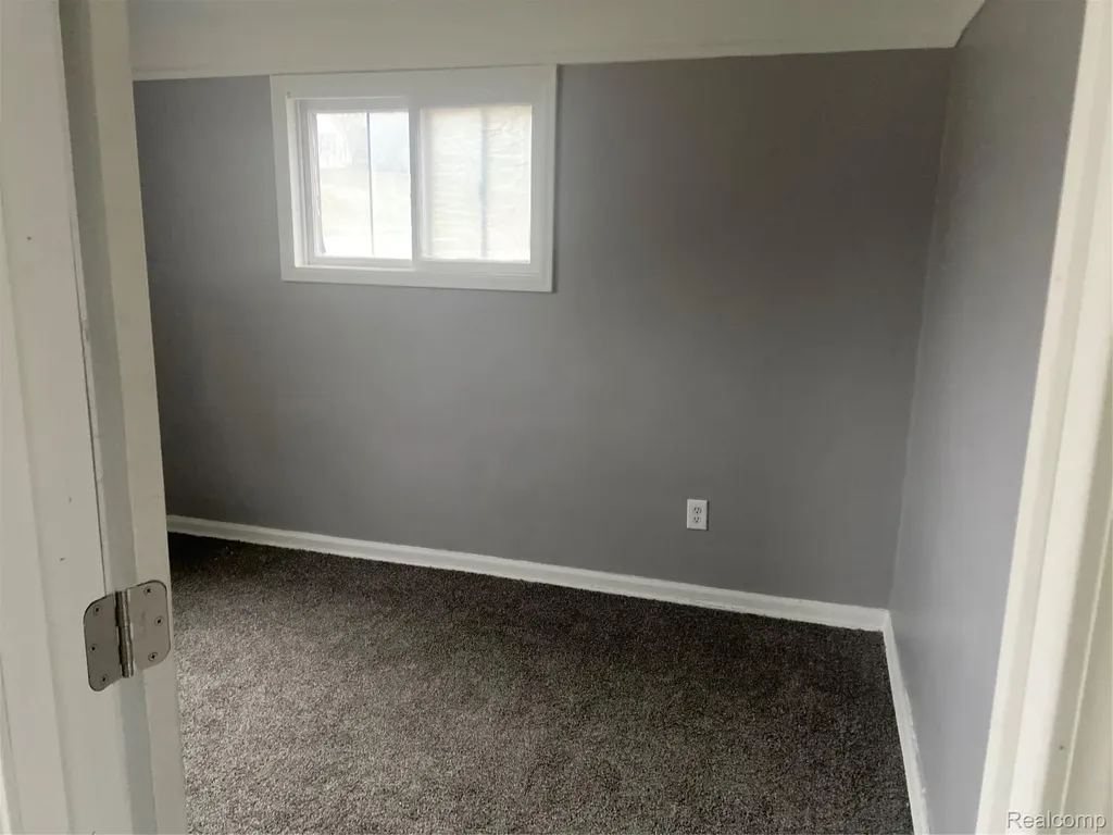 2064 Lavelle Road Flint Charter Township MI 48504